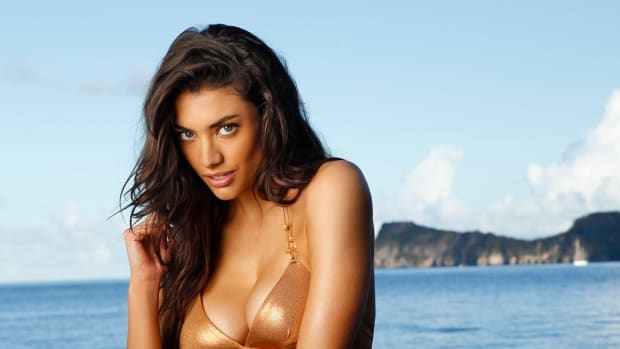 Lauren Mellor 2014 Swimsuit 14